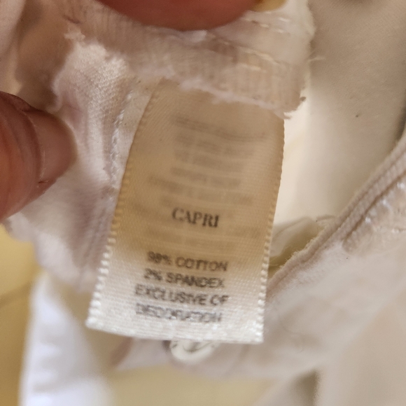 White House Black Market White Cropped Ankle Jeans Size 2 - Picture 8 of 9